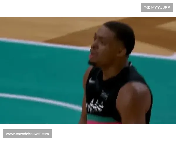 约翰逊13投11中砍27分，马刺替补席起立欢呼